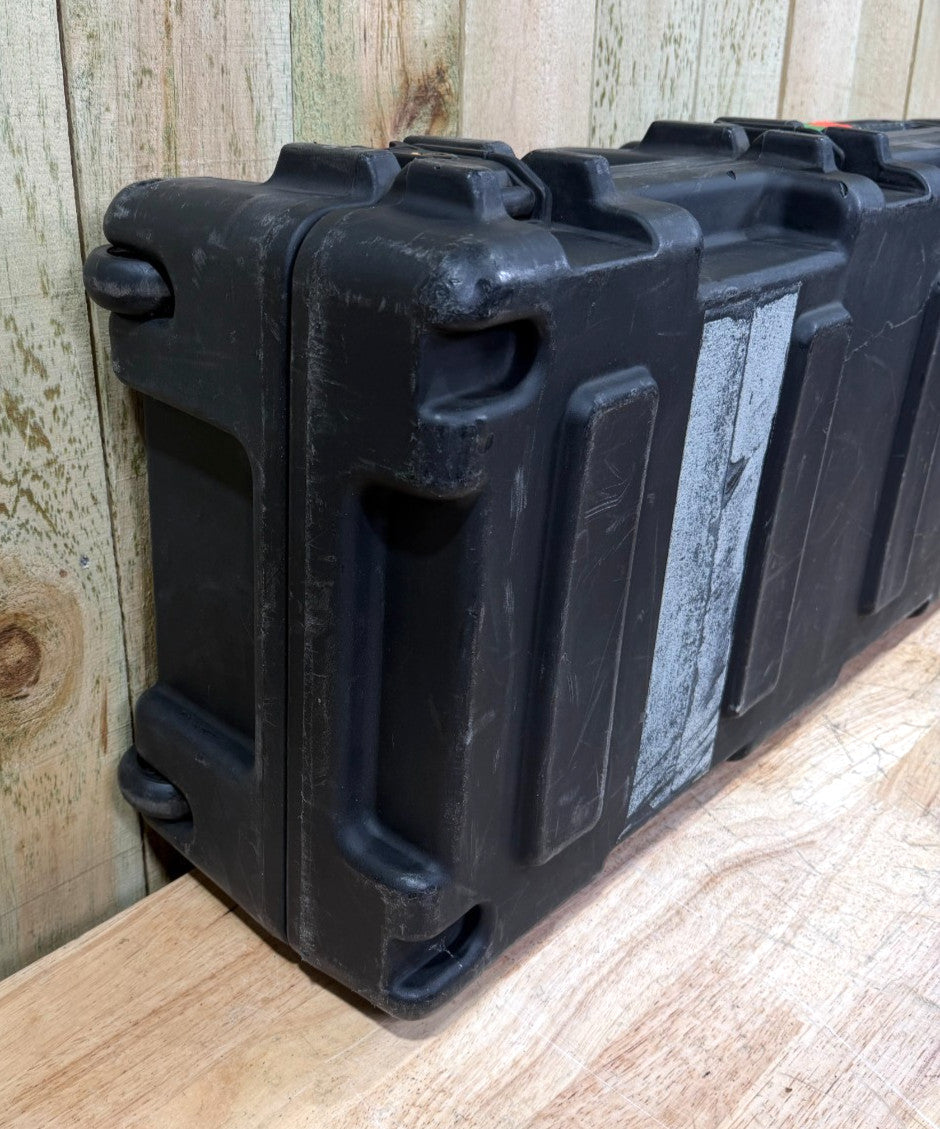 SKB 5212-7  rSeries Waterproof Rolling Case Black Good Condition A/B