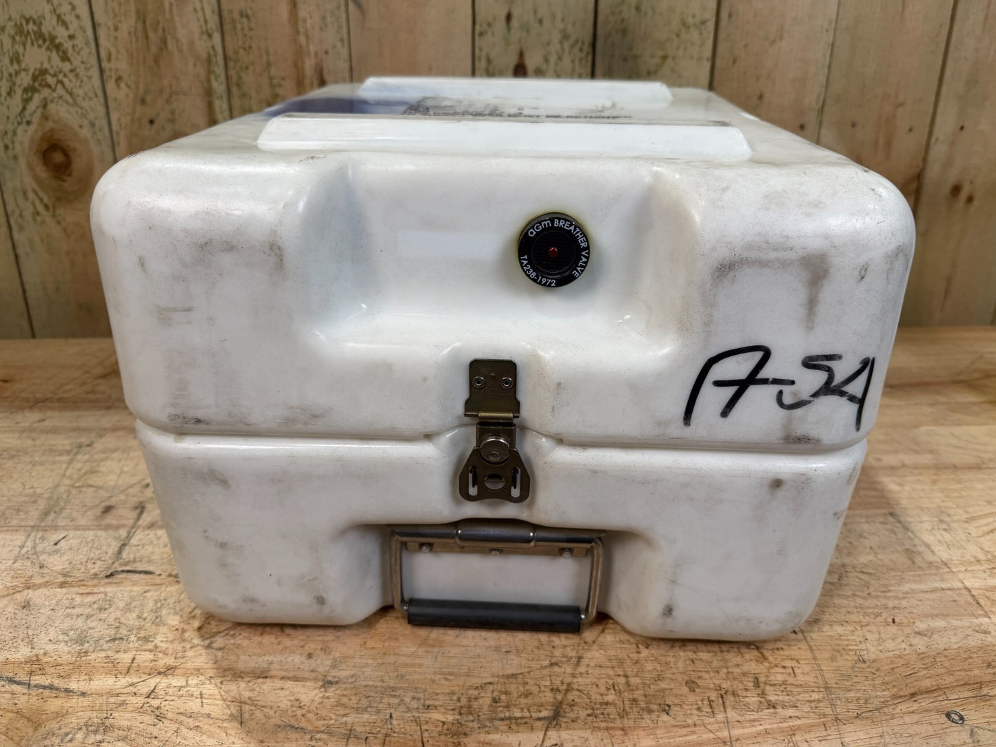 Pelican Hardigg 17.5x16x12” Footlocker White Case Military Waterproof