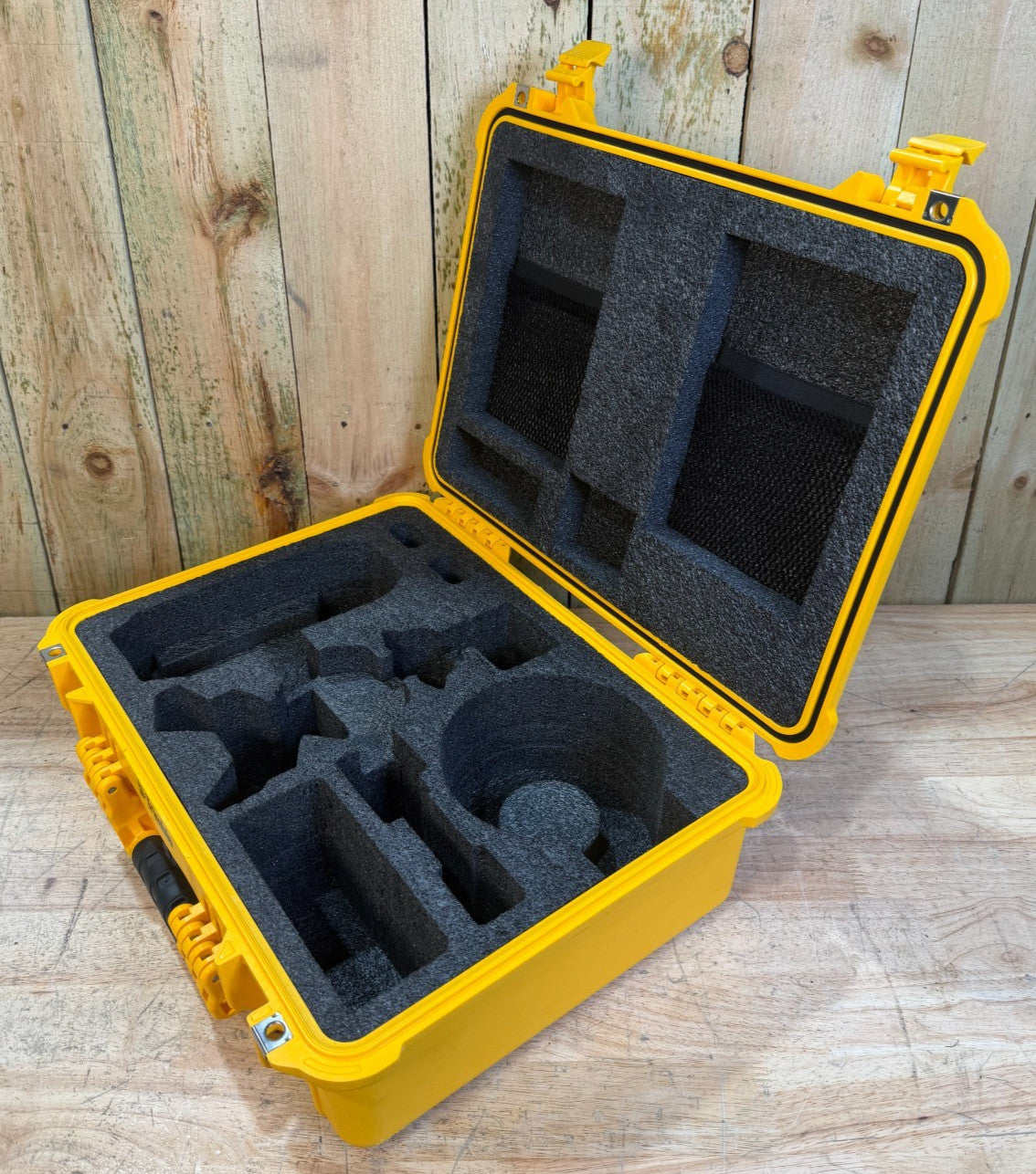 Pelican 1520 Hard Protector Case Good Condition A/B Waterproof Free Shipping