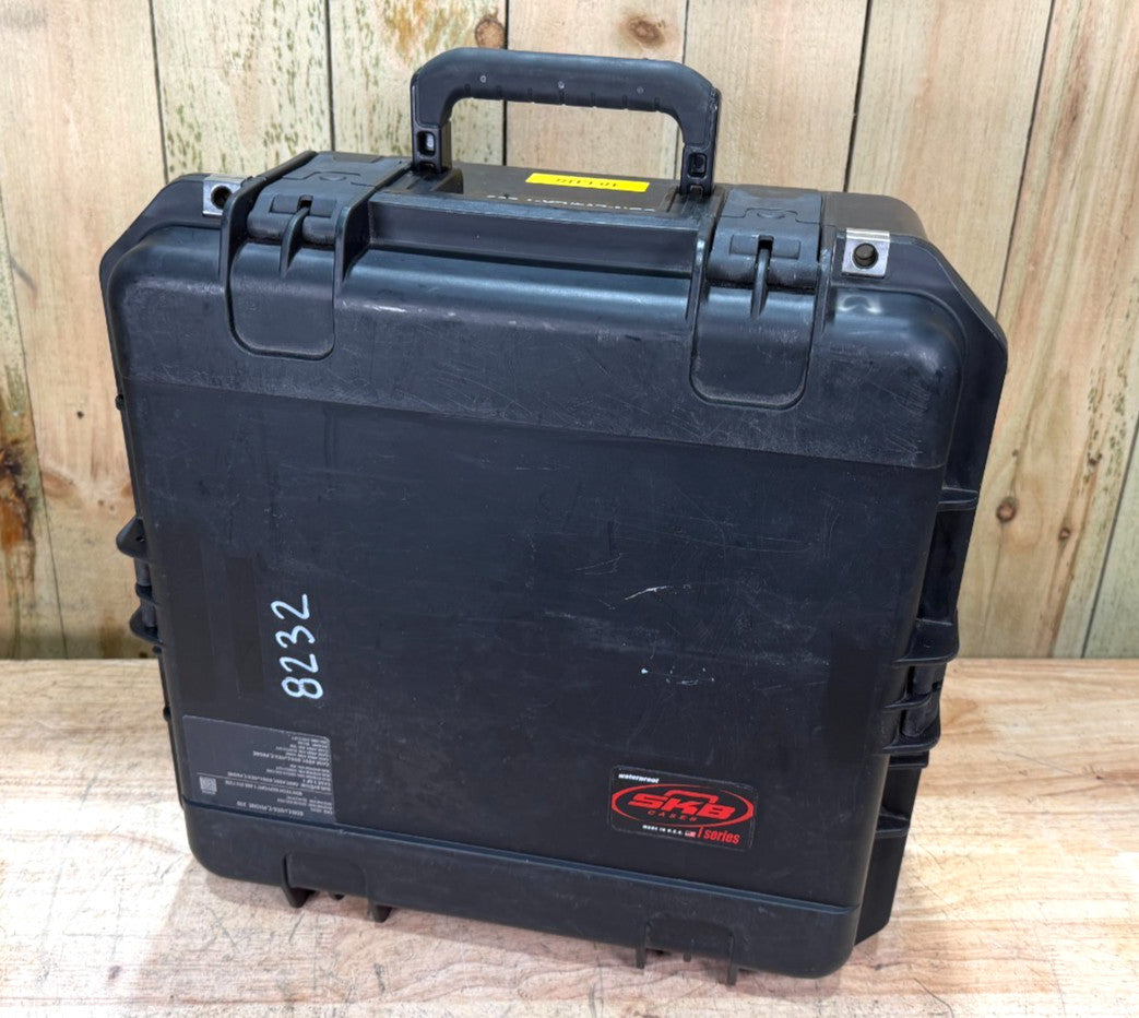 SKB 1717-10 iSeries Waterproof Rolling Case Black Good Condition A/B