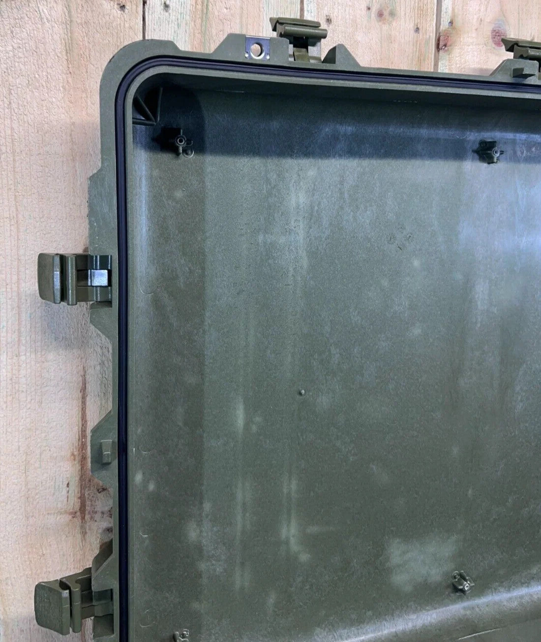 Pelican 1630 Protector Watertight Green Transport Case W/ Wheels AB