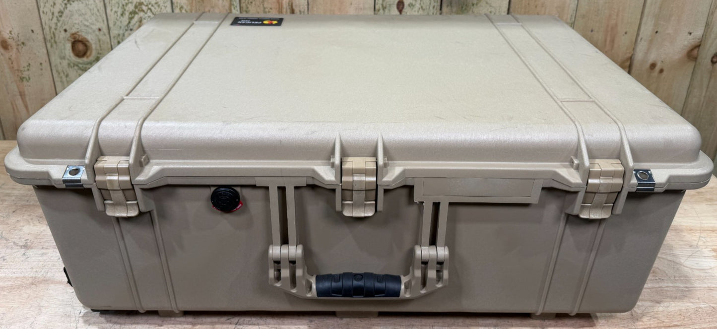 Pelican 1650 Protector Case Tan Rolling Waterproof Good Condition AB