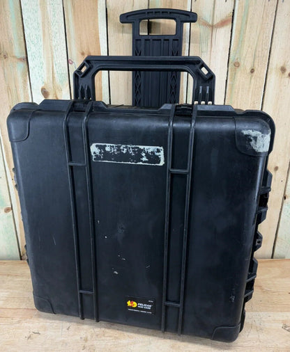 Pelican 1640 Protector Case Black Rolling Waterproof Good Condition AB