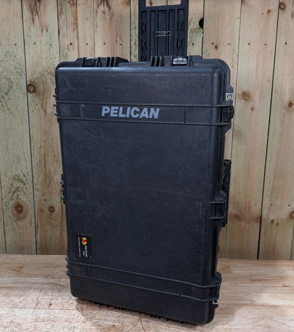 Pelican 1650 Protector Case W/ Padded Foam and Lid Divider Set Black Rolling