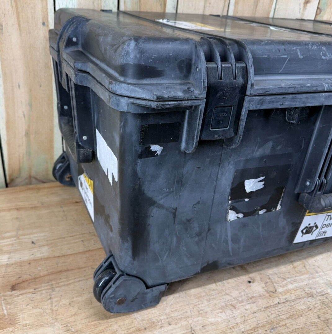 Pelican iM2975 Storm Case Rolling Waterproof Black Good Condition B/C Free Ship