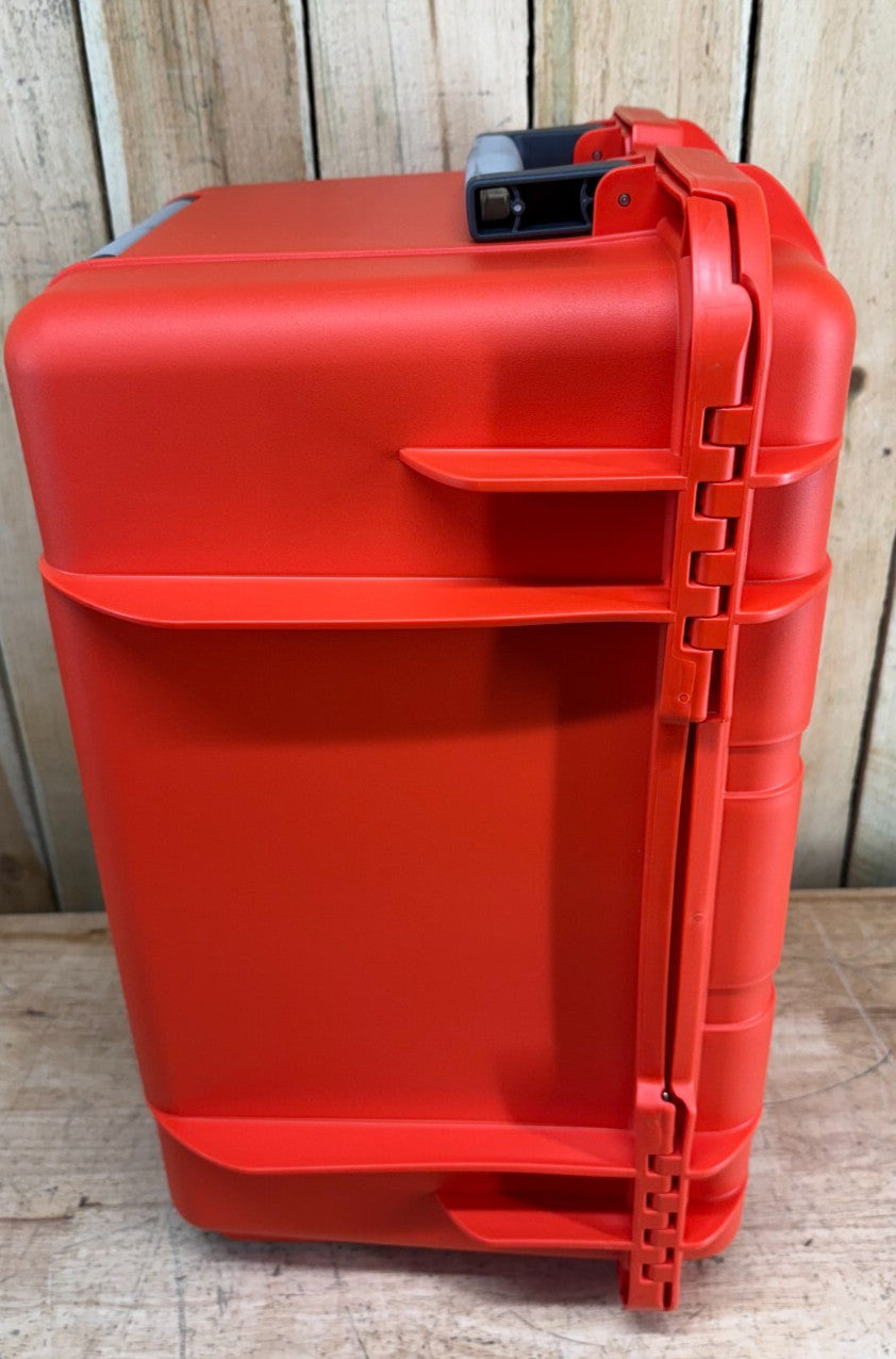 Auer Waterproof Rolling Case 23.5x16x13" Orange Good Condition AB Free Shipping