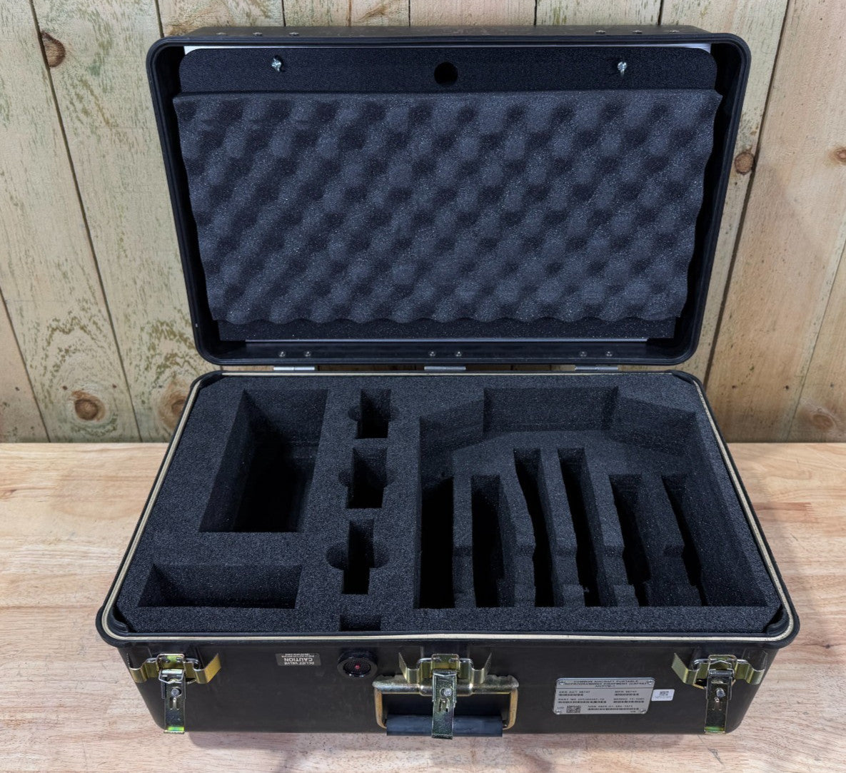 ECS 24x16x14.5 Rolling Waterproof Footlocker With Handle Case Storage