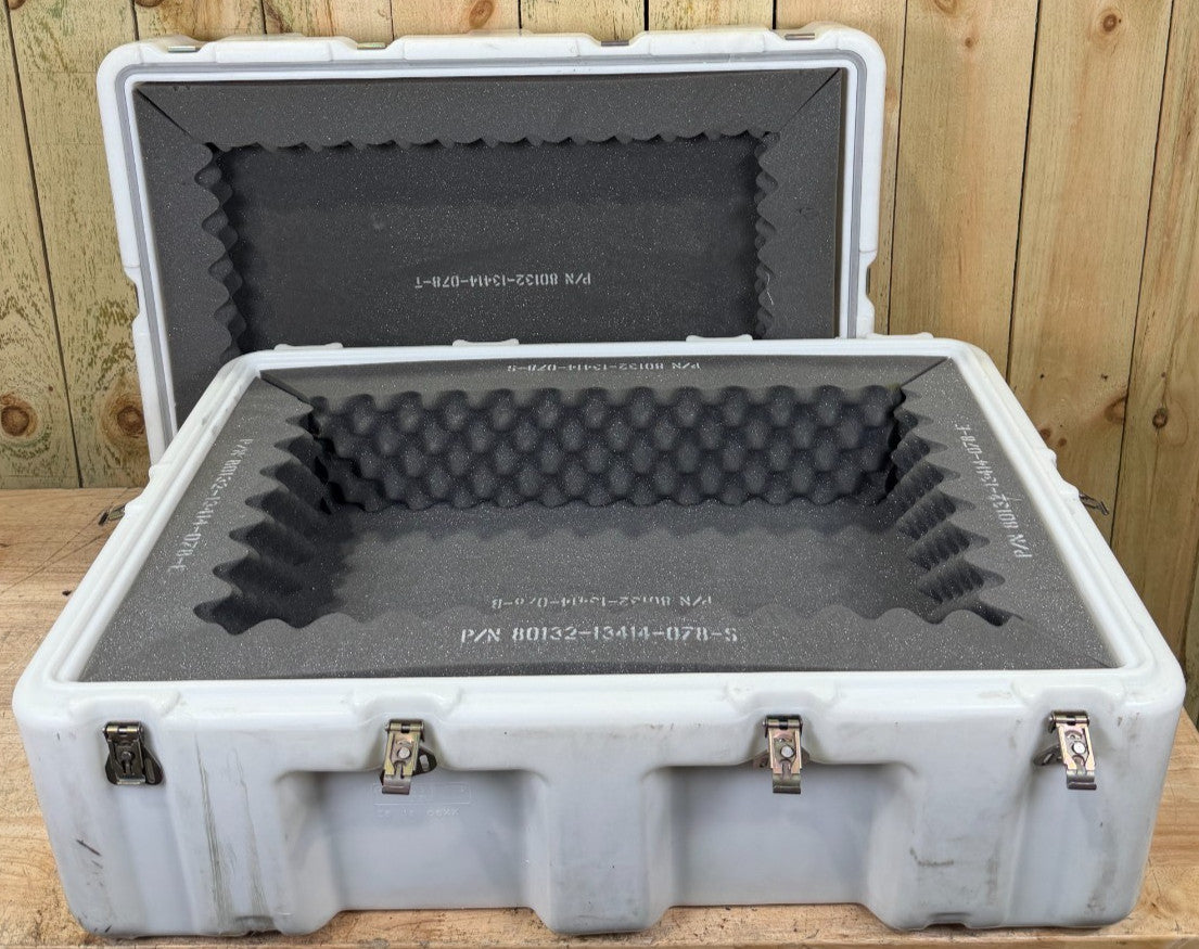 Pelican Hardigg 31x21x14.5" Footlocker White Case Military Waterproof