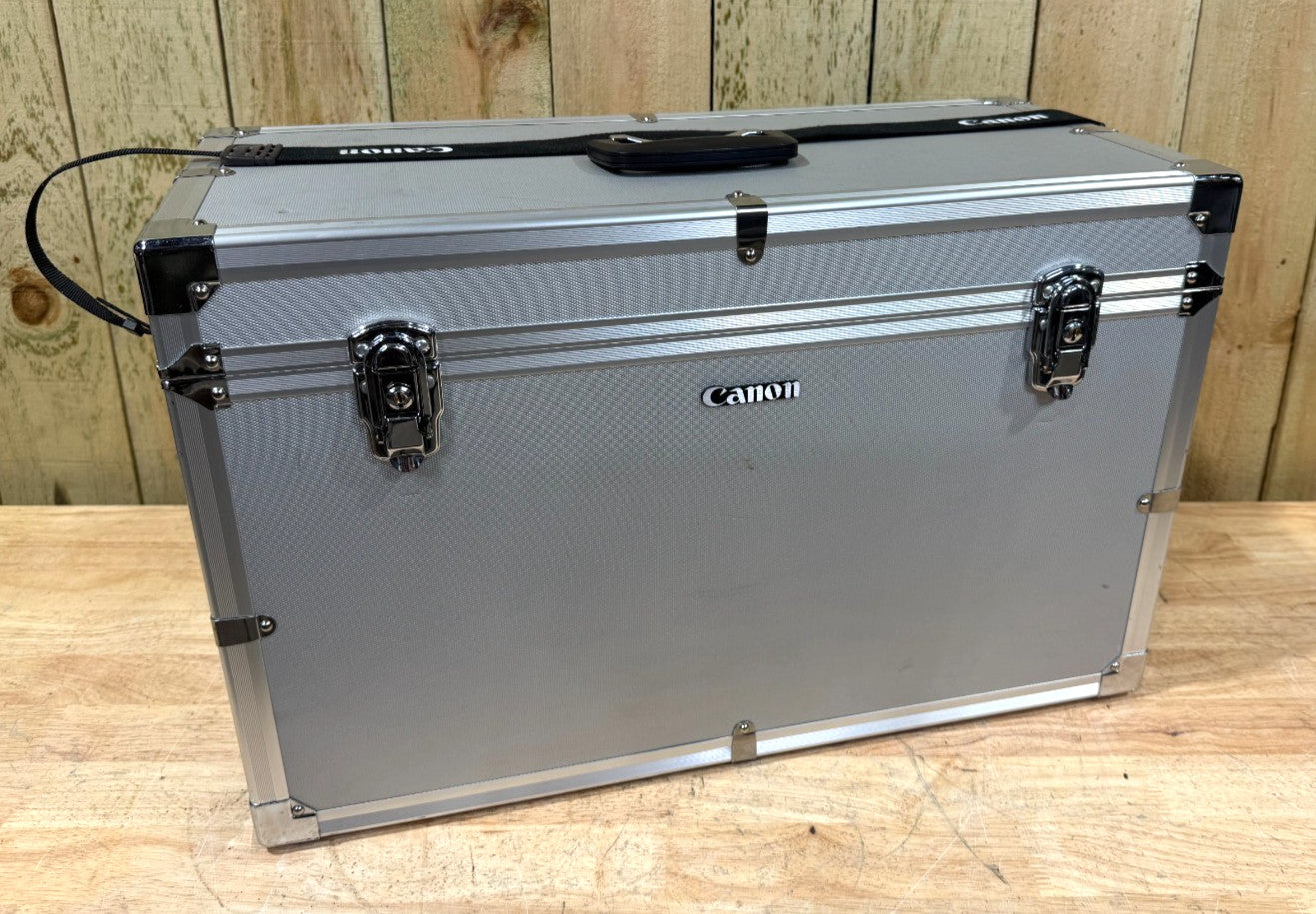 Canon Camera Case Japan 25x11.5x15.5" Silver Storage W Strap