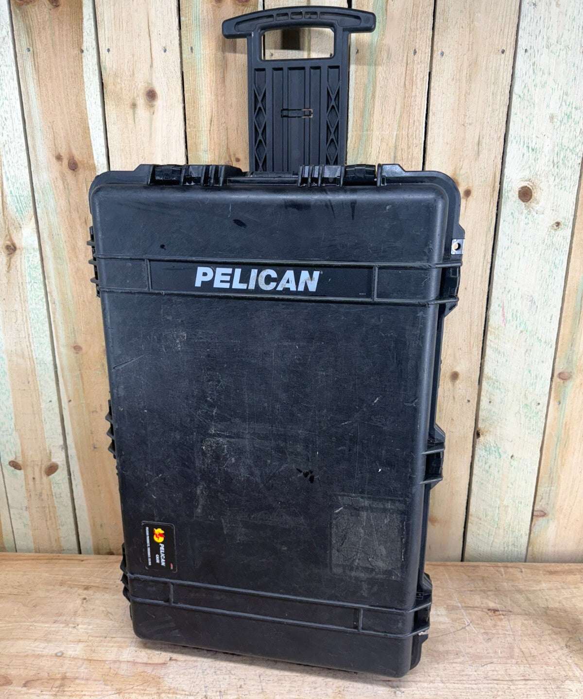 Pelican 1650 Protector Case Black Rolling Waterproof Good Condition AB Free Ship