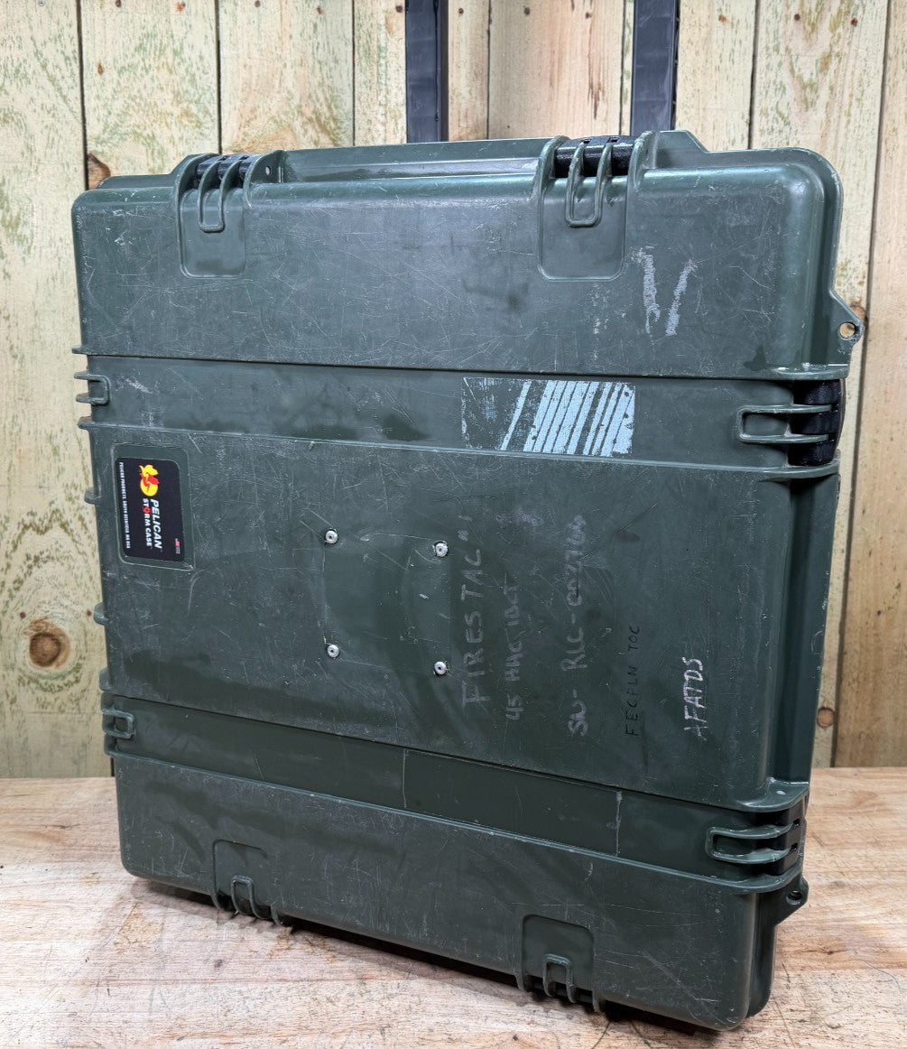Pelican Storm IM2875 Green Waterproof Rolling Storage Case Good Condition AB