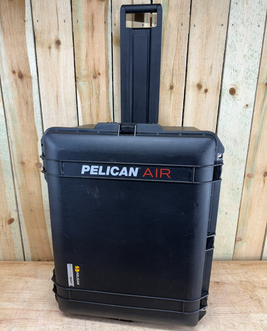 Pelican Air 1637 Hard Case Protector Rolling Black Good Condition AB Free Ship