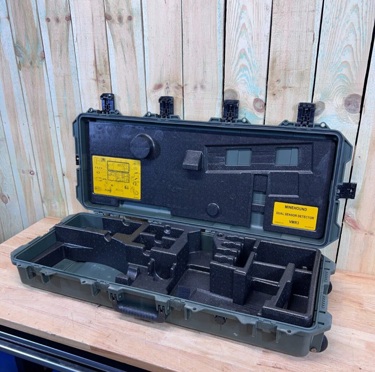Pelican Storm IM3100 Long Rifle Case Green Rolling Good Condition AB