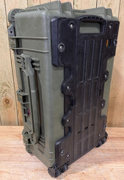 Pelican 1650 Protector Case Green Rolling Waterproof Good Condition AB Free Ship