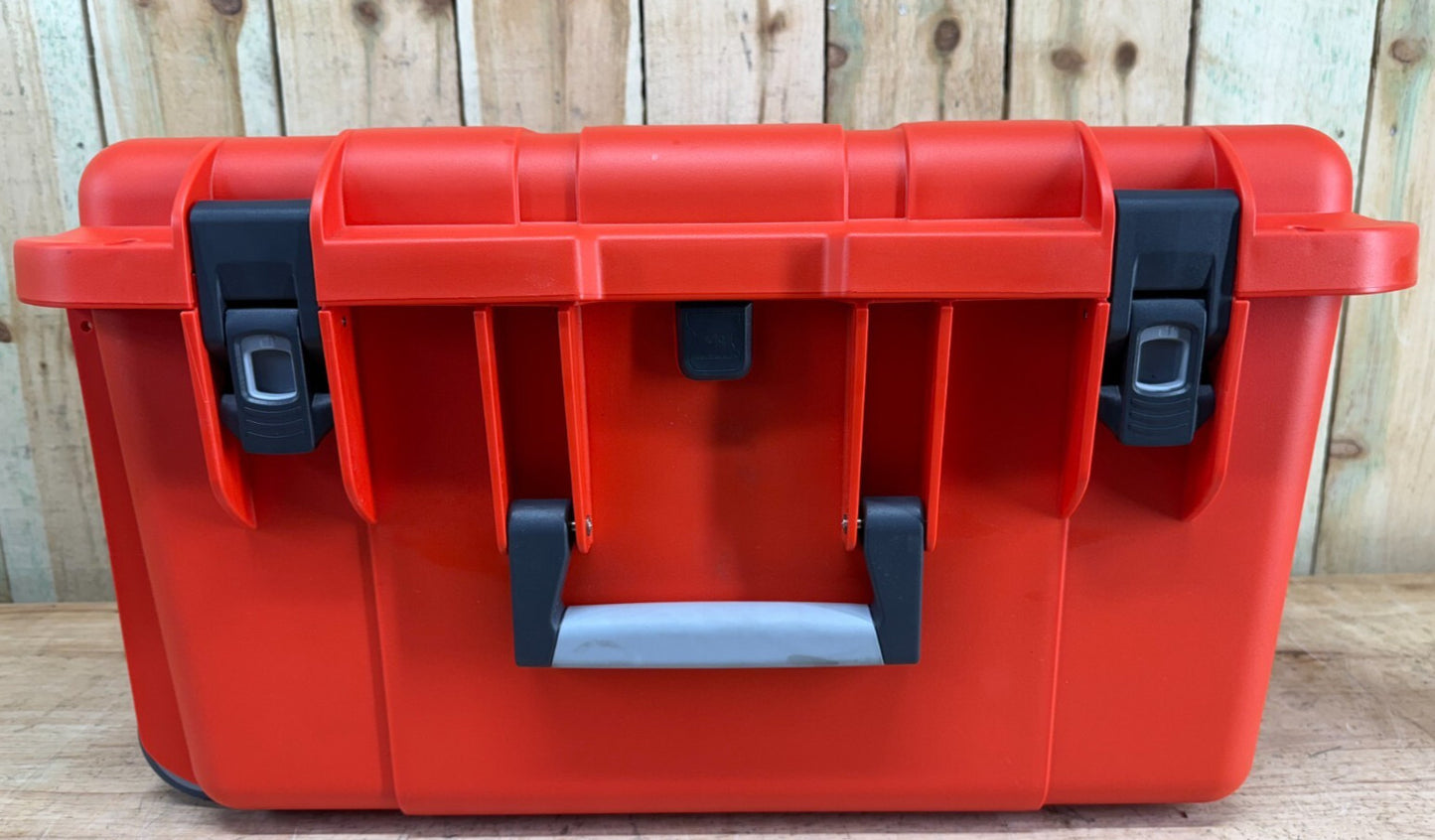 Auer Waterproof Rolling Case 23.5x16x13" Orange Good Condition AB Free Shipping