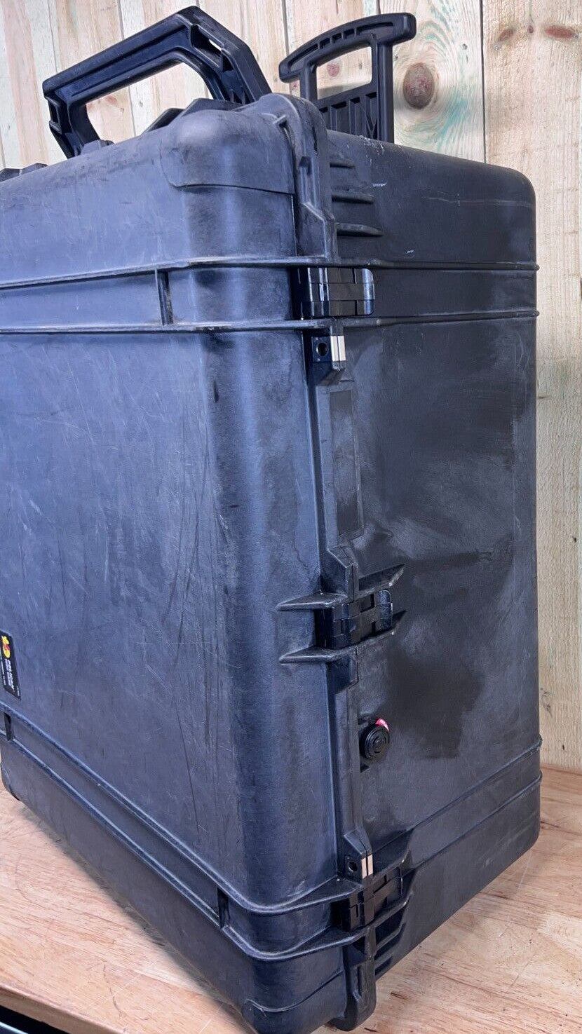 Pelican 1690 Protector Large Waterproof Transport Storage Case Rolling Free Ship