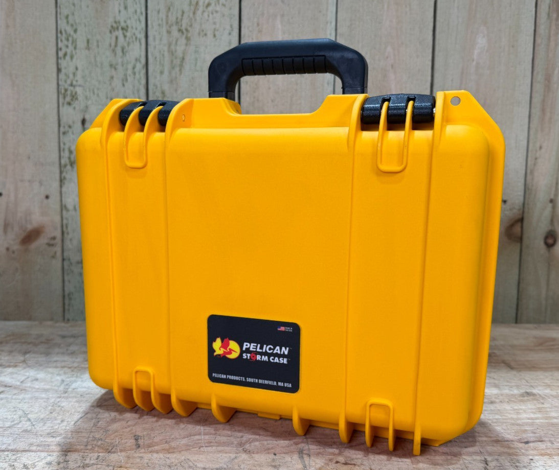 Pelican iM2100  Yellow Storm Case Waterproof Handheld Great Condition AB