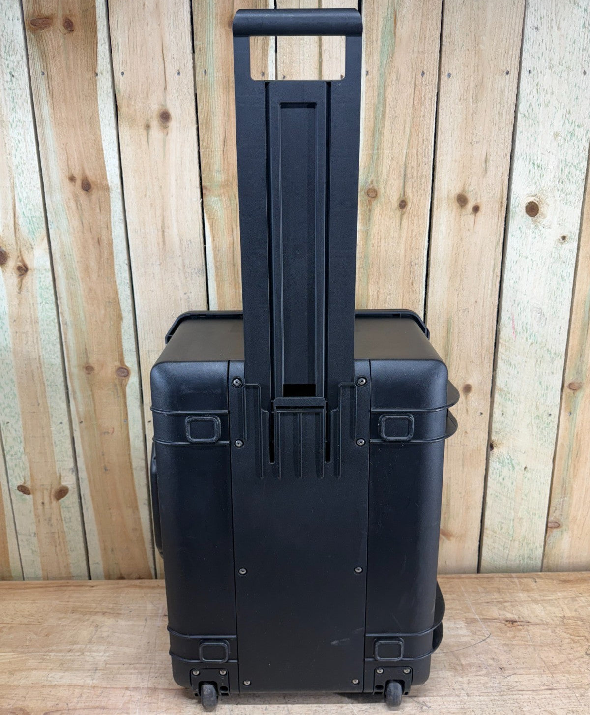 Pelican Air 1607 Hard Case Protector Rolling Black Good Condition AB Free Ship