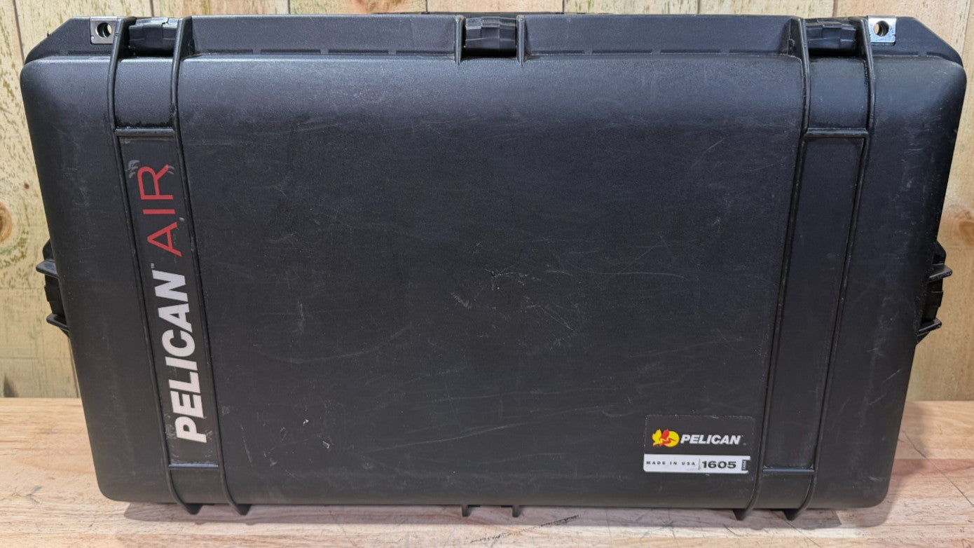 Pelican 1605 Air  Waterproof Rolling Carry On Case Black Good Condition AB