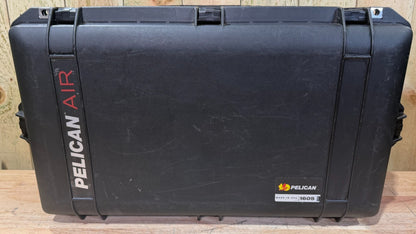 Pelican 1605 Air  Waterproof Rolling Carry On Case Black Good Condition AB