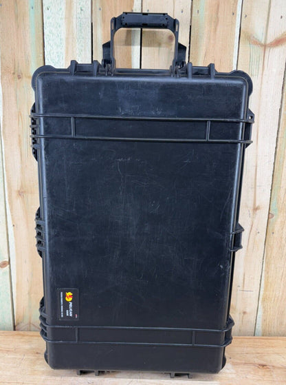 Pelican 1650 Protector Case Black Rolling Waterproof Good Condition AB Free Ship