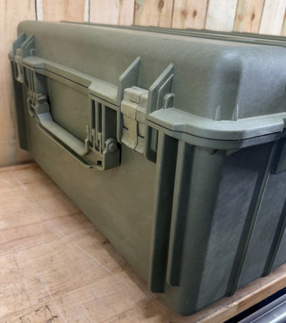 Pelican 1730 Protector Case Green Rolling Waterproof Good Condition AB Free Ship