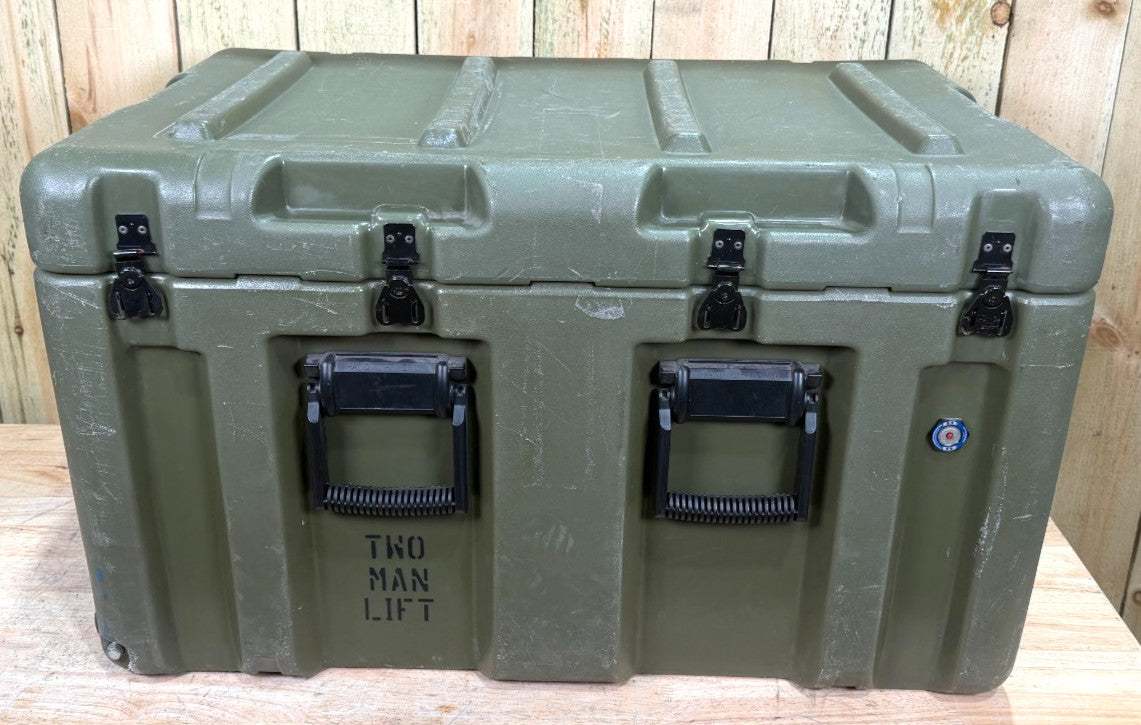 Pelican Hardigg 32.5x21x19.5" Rolling Footlocker Green Case Military Waterproof