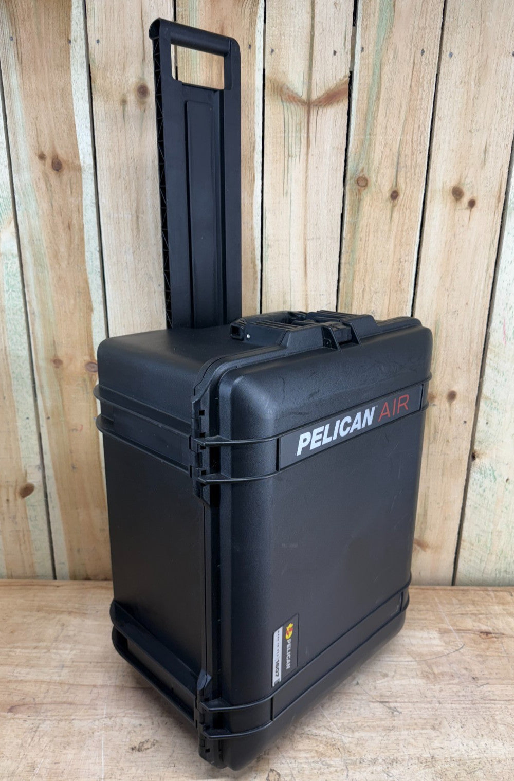 Pelican Air 1607 Hard Case Protector Rolling Black Good Condition AB Free Ship