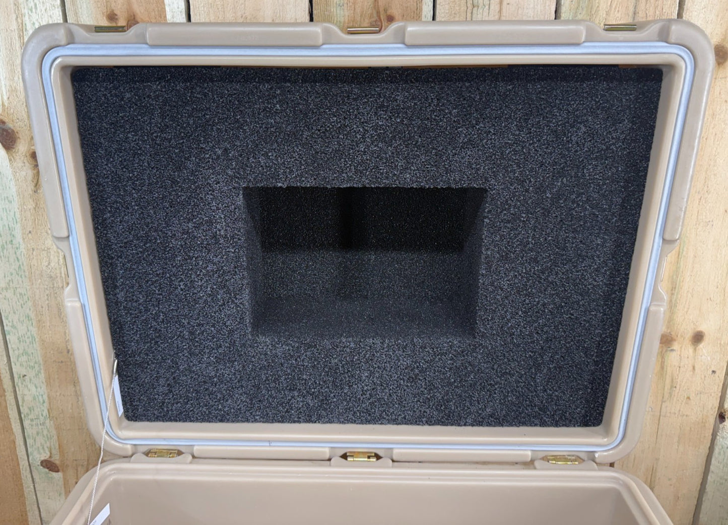 Pelican Hardigg Footlocker Tan Case 25x19x19 Military PSI Waterproof