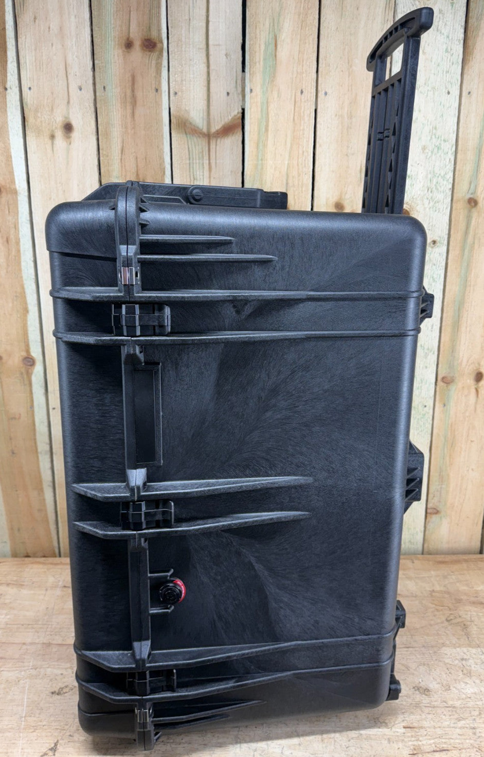 Pelican 1660 Protector Case Rolling Waterproof Black Brand New NIB
