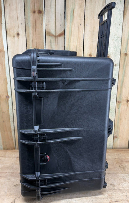Pelican 1660 Protector Case Rolling Waterproof Black Brand New NIB