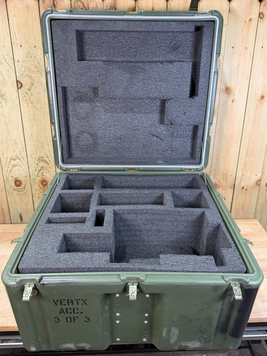 Hardigg Footlocker   28.5x27x20” Green Case  Military Waterproof