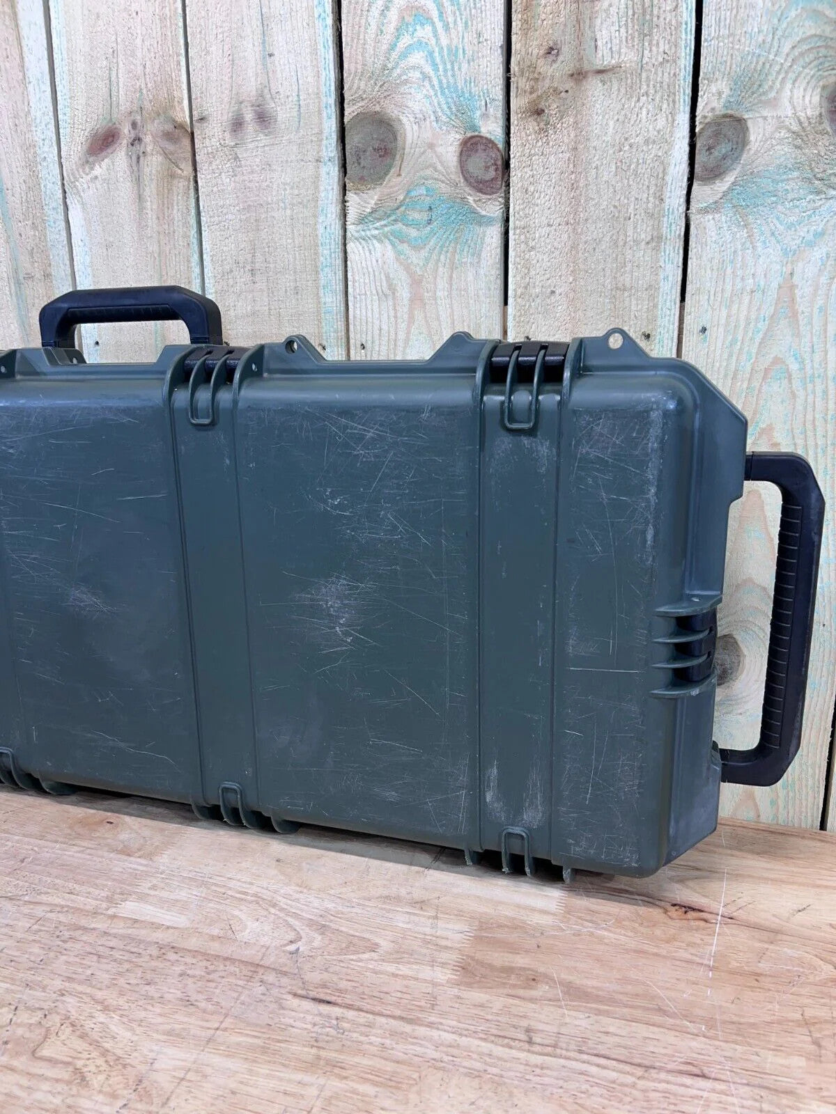 Pelican Storm IM3100 Long Rifle Case Green Rolling Good Condition AB