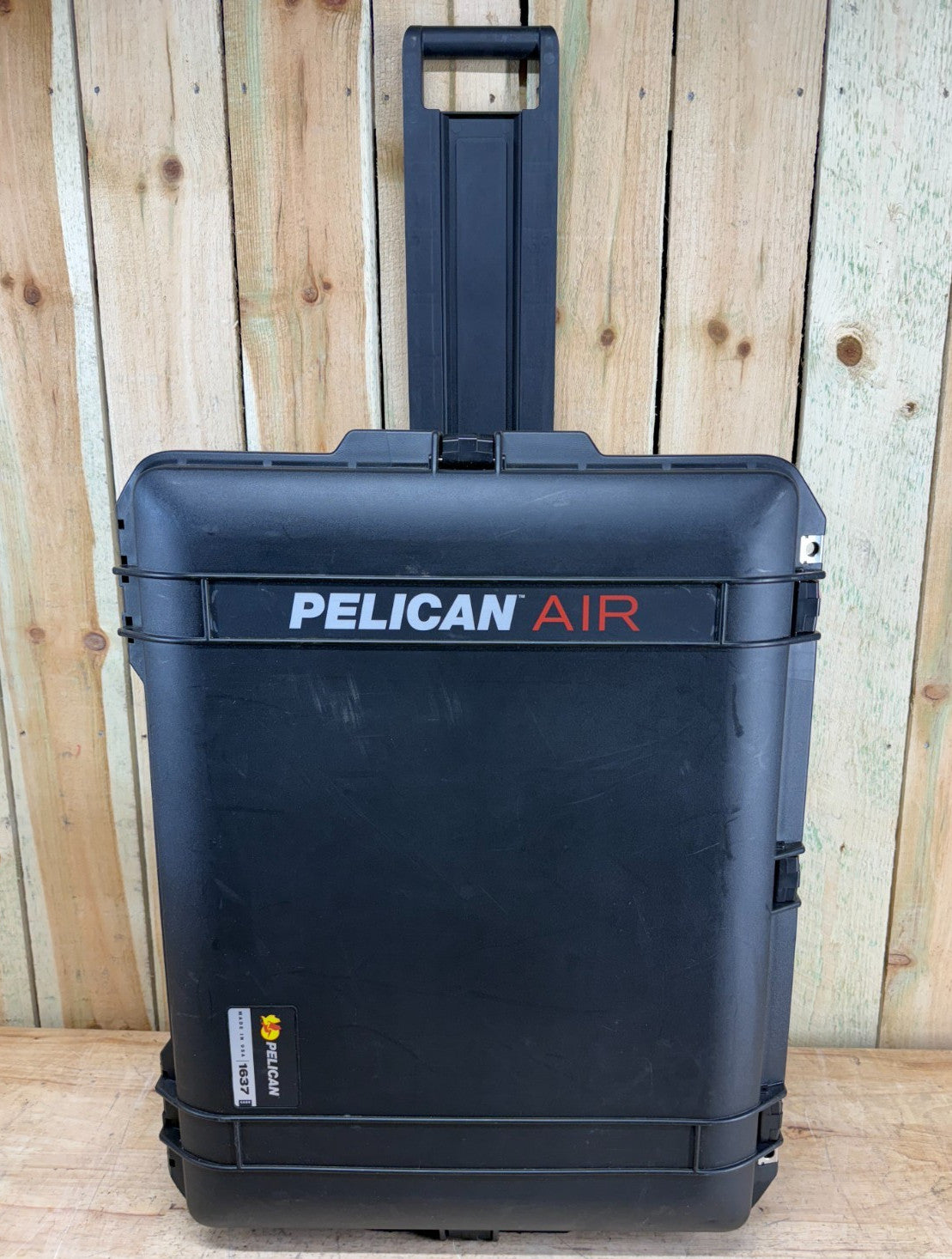Pelican Air 1637 Hard Case Protector Rolling Black Good Condition AB Free Ship