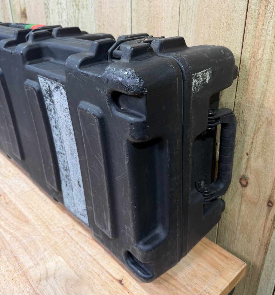 SKB 5212-7  rSeries Waterproof Rolling Case Black Good Condition A/B