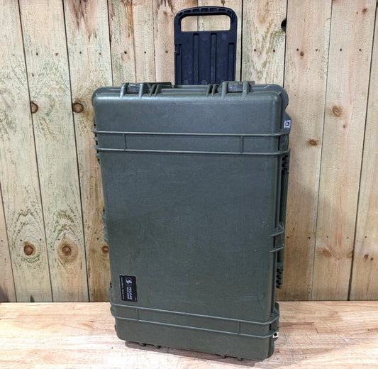 Pelican 1650 Protector Case Green Rolling Waterproof Good Condition AB Free Ship