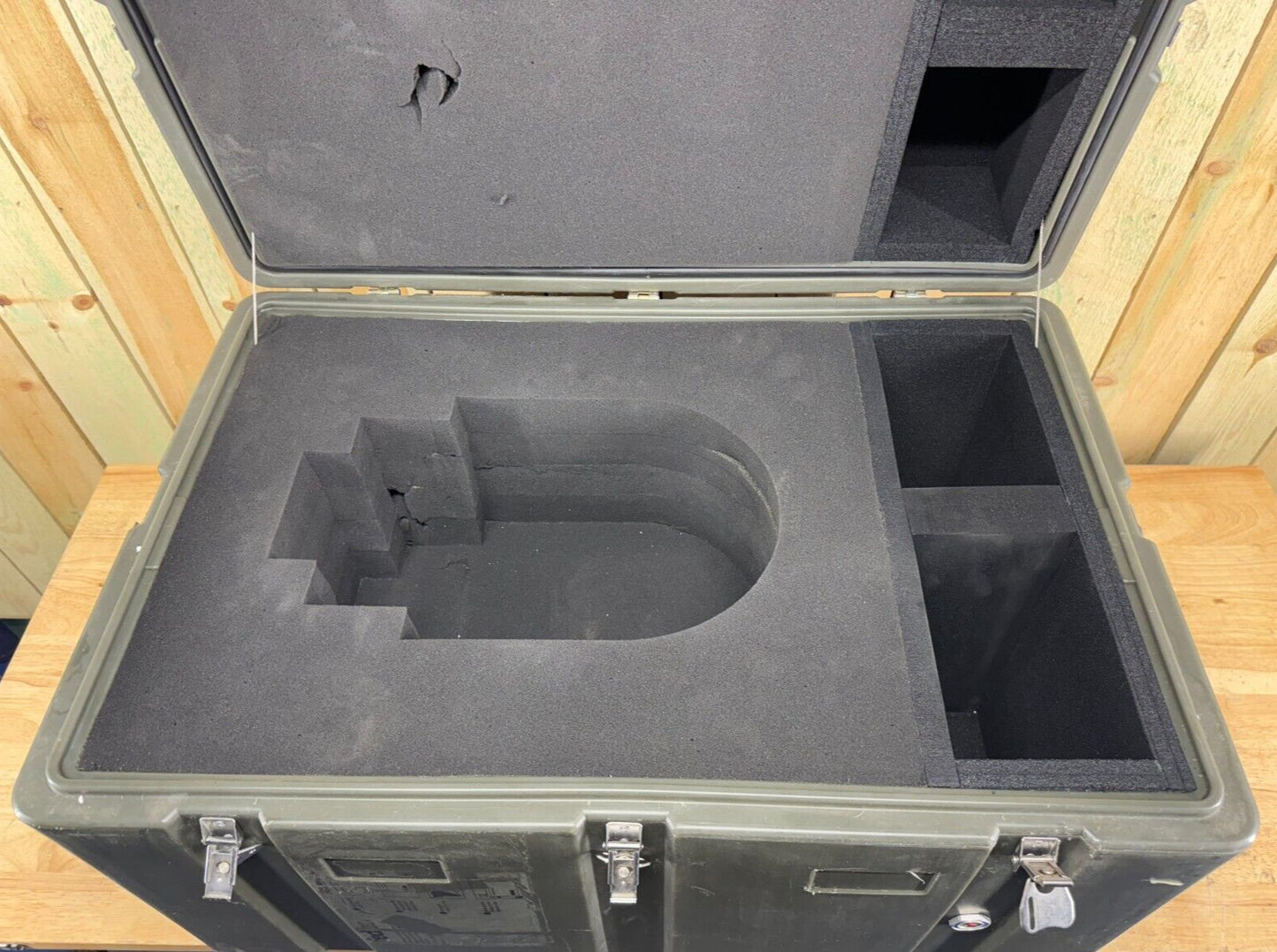 Pelican Hardigg Footlocker Green Case 31"X21"X21" Military PSI Waterproof