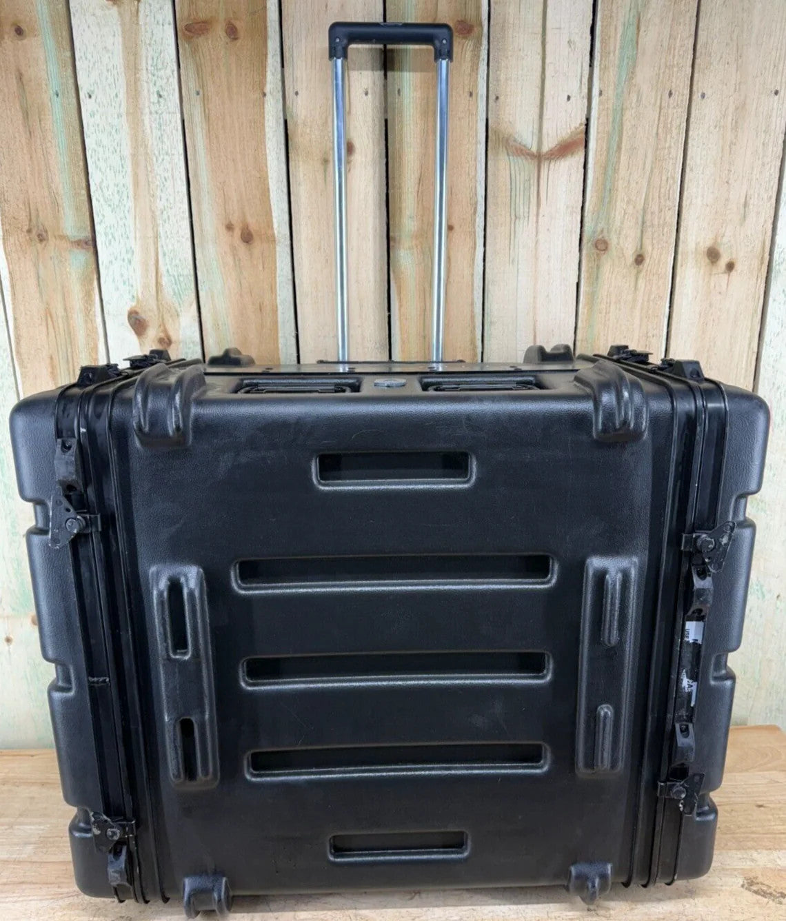 Thermodyne Server Rack 6U 31x26x18.5" Rolling Case Military Waterproof