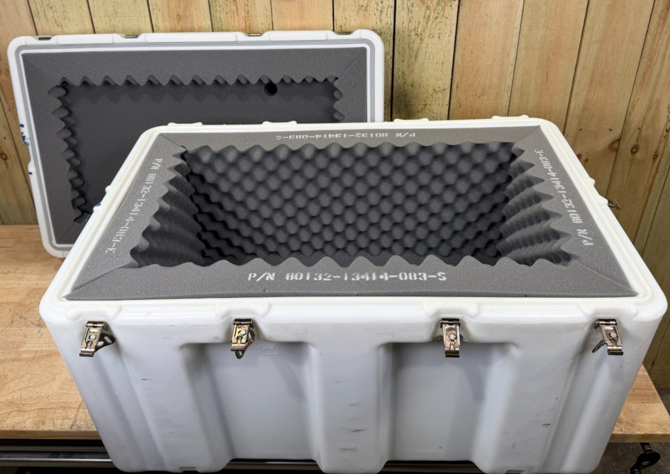 Pelican Hardigg 32.5x20.5x21.5" Footlocker White Case Military Waterproof