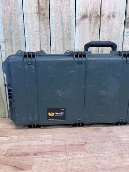 Pelican Storm IM3100 Long Rifle Case Green Rolling Good Condition AB