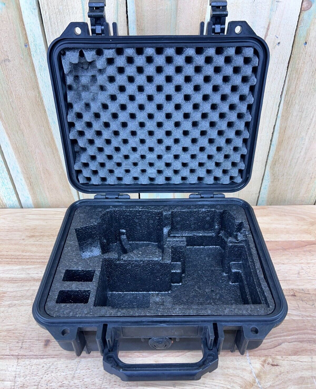 Pelican 1400 Protector Case Handheld Black Good Condition A/B Free Shipping