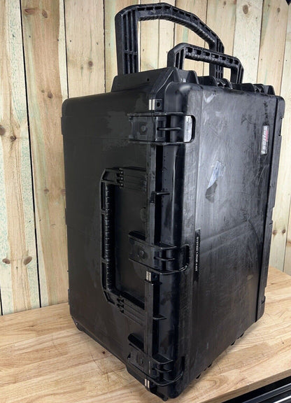 SKB iSeries 3021-18 Black Waterproof Storage Case Good Condition AB Free Ship