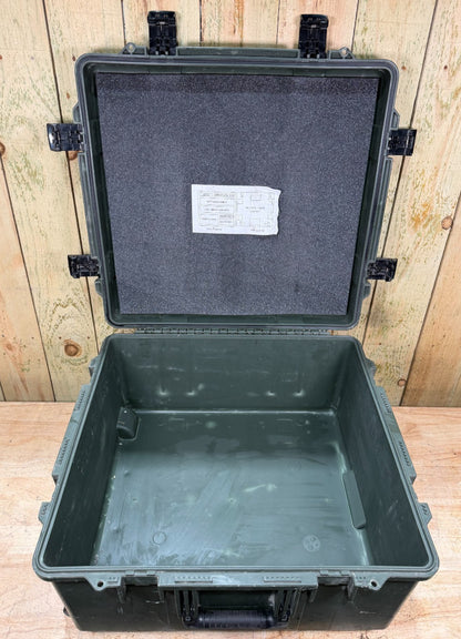 Pelican Storm IM2875 Green Waterproof Rolling Storage Case Good Condition AB