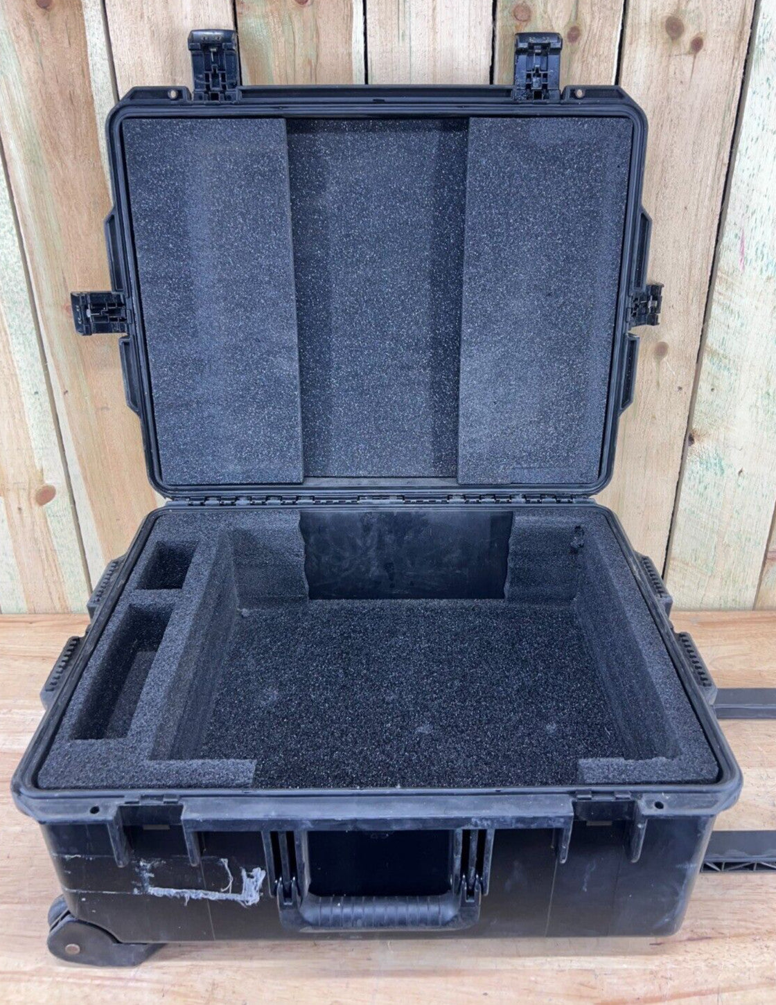 Pelican IM2720 Storm Case Waterproof  B/C Grade (1610 Comp) Free UPS Shipping