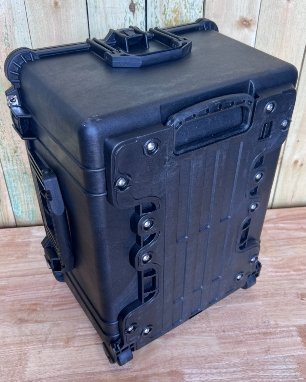 Pelican Case 1620 Hard Case With Foam Black Hard Rolling Travel Case