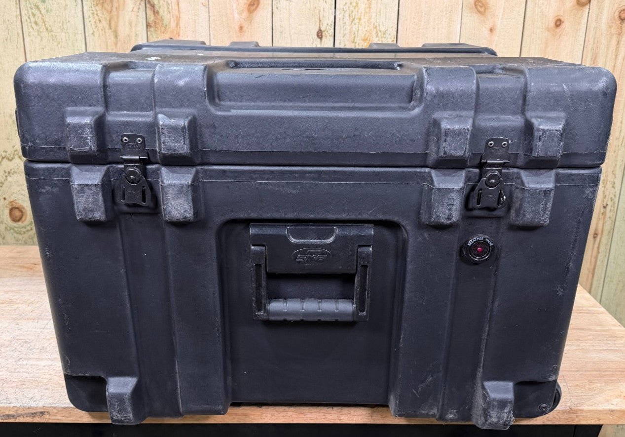 SKB rSeries Footlocker Rolling Style Storage Case Trunk 27.5x27x19" Black AB