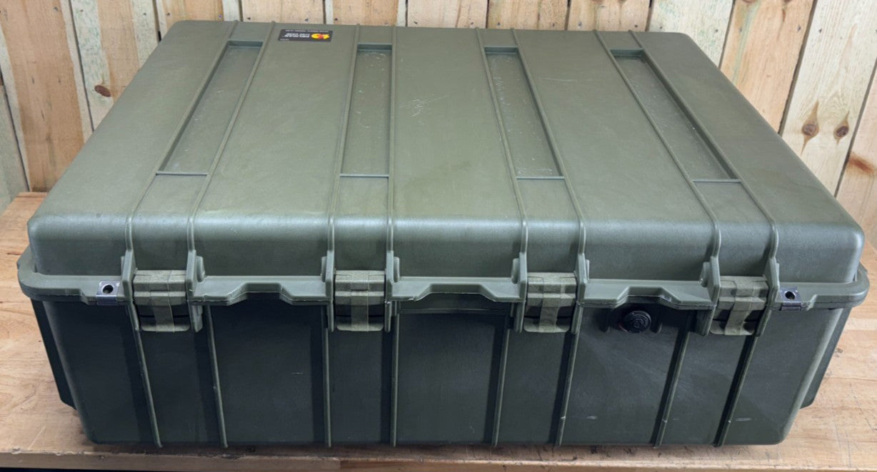 Pelican 1730 Protector Case Green Rolling Waterproof Good Condition AB Free Ship