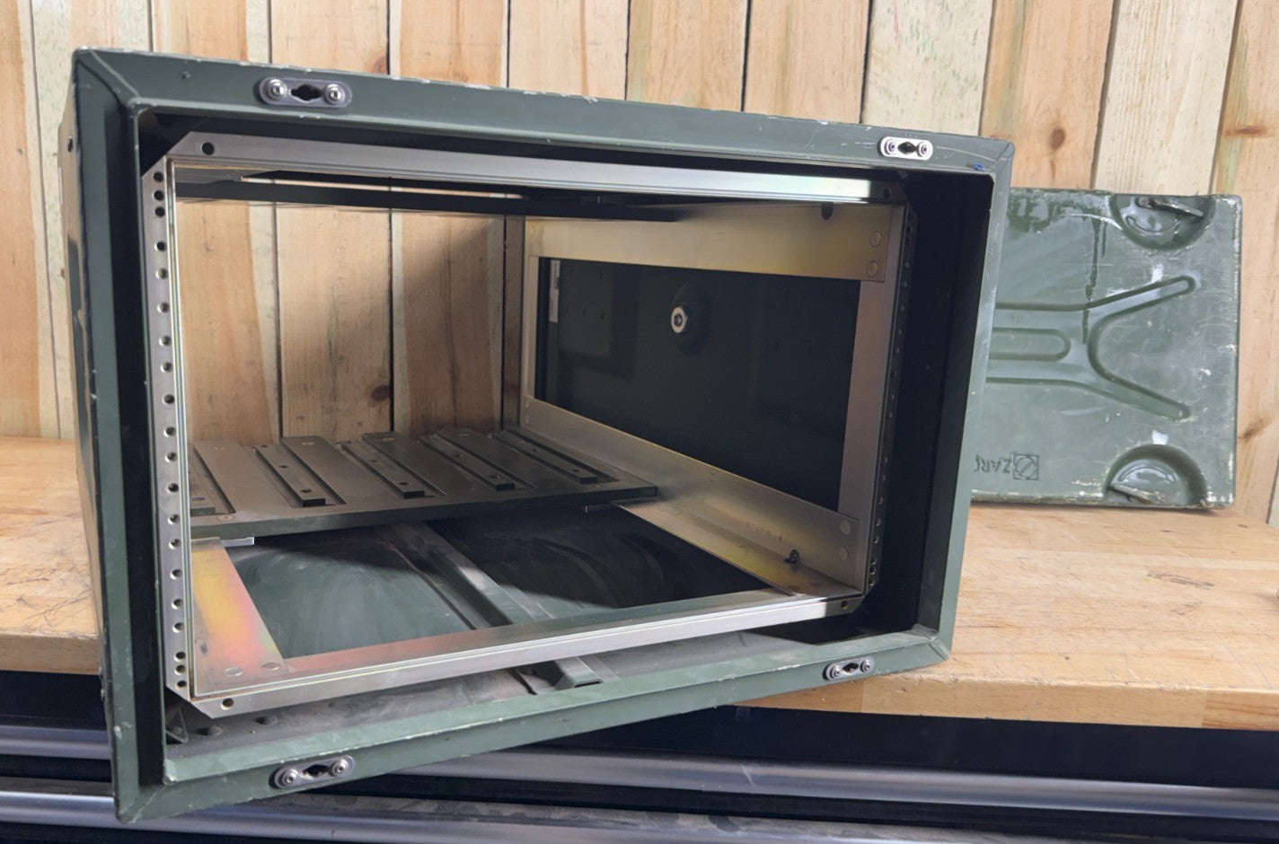 Zarges Metal Server Rack Military Surplus W/ 6U 24x19" Frame Rackmount Case