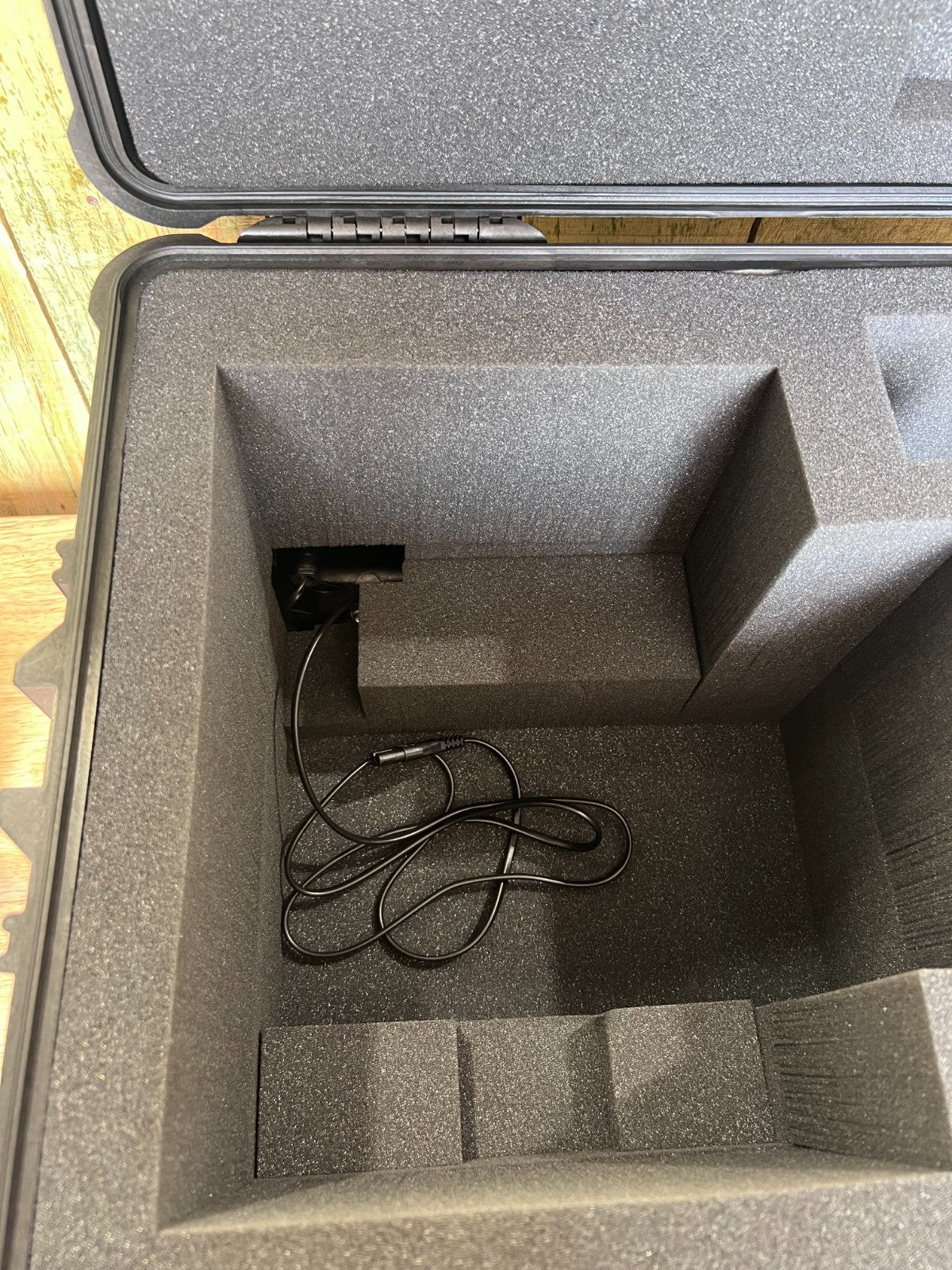 Pelican Case 1620 Hard Case With Foam Black Hard Rolling Travel Case