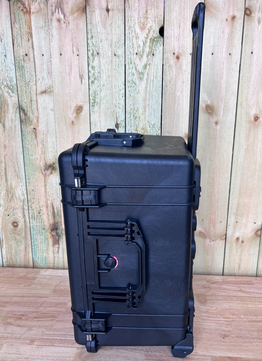 Pelican Case 1620 Hard Case With Foam Black Hard Rolling Travel Case